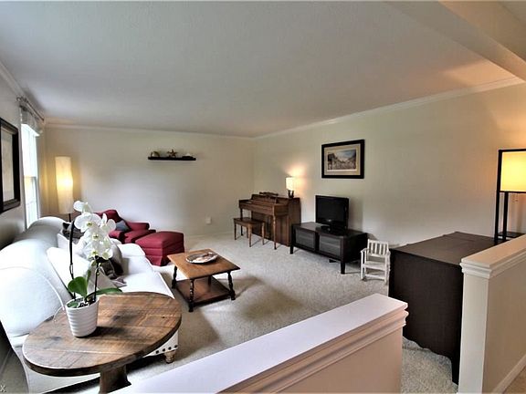 5th image of 2385 Glenn Echo Dr