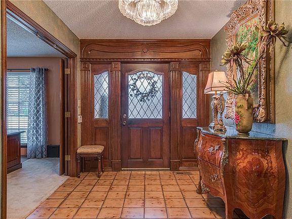 5th image of 608 SW 103rd Pl
