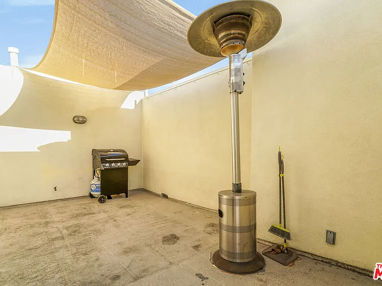 132 S Maple Dr #201 — Photo 27
