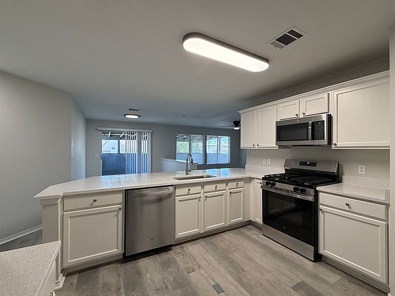 5th image of 7013 Hewers Dr