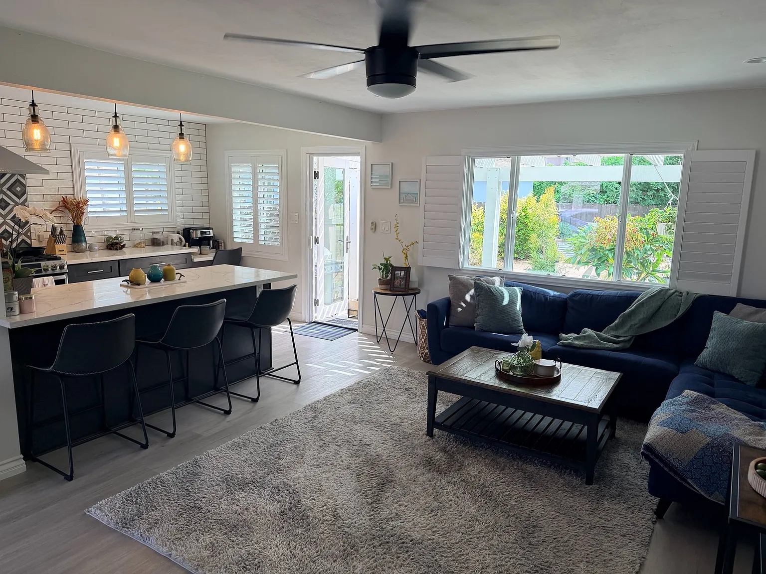 2 bed, 1042 sqft, $5,800 — Photo 4