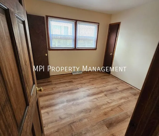8665 W Fond Du Lac Ave #2 — Photo 12