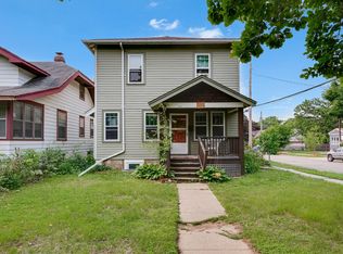 1698 Hewitt Ave, Saint Paul, MN 55104