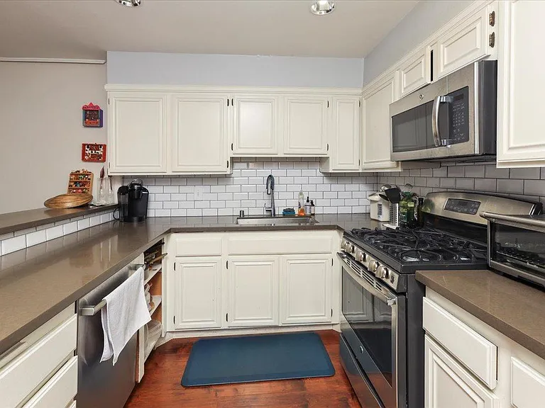 1815 Butler Ave #115 — Photo 7