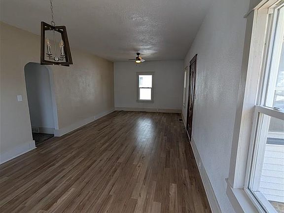 3rd image of 803 Avenue B