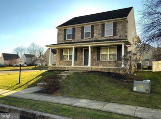 23 Honeysuckle Dr, Marietta, PA 17547