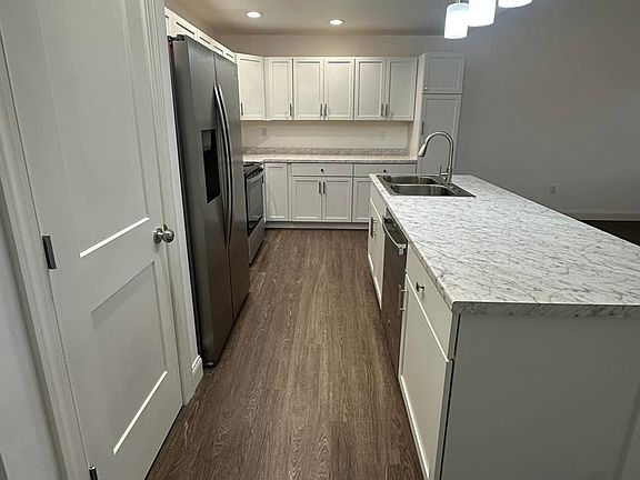 3rd image of 634 Meadows Ln Unit B