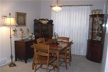 4th image of 8105 Mapleway Dr