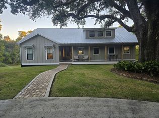 1111 Iberville Dr, Ocean Springs, MS 39564