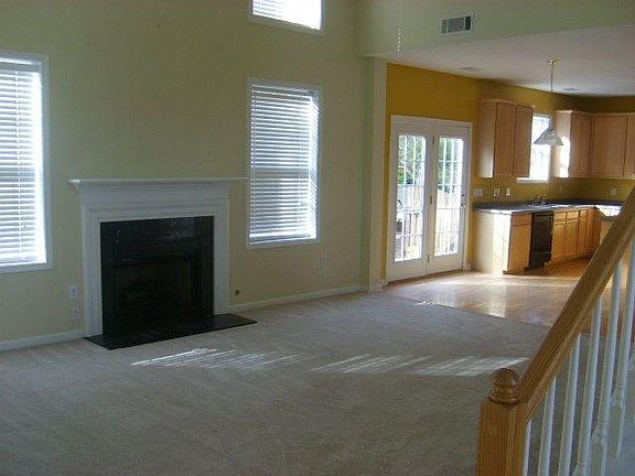 3rd image of 520 Collingsworth Ln