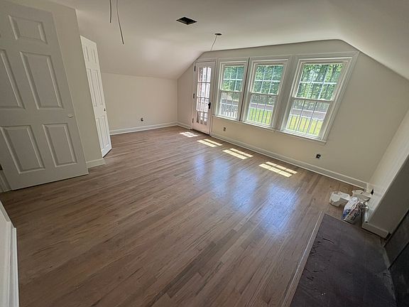 5th image of 859 Main St