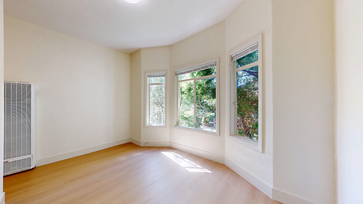 1715 Webster St APT 305 photo 1