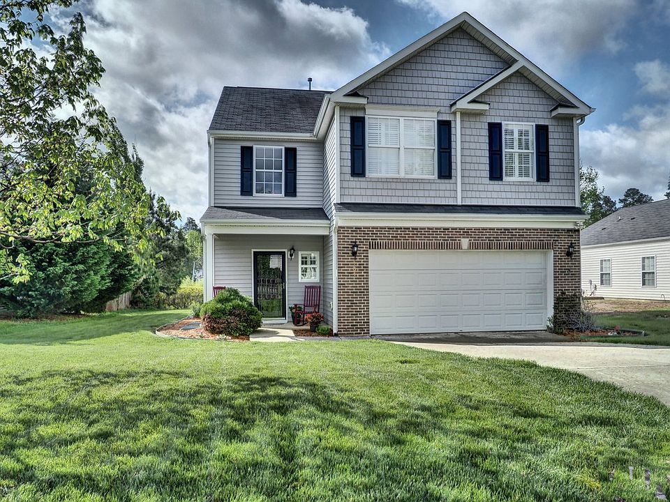 1st image of 105 Carolina Town Ln