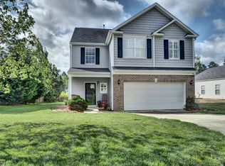 105 Carolina Town Ln, Holly Springs, NC 27540