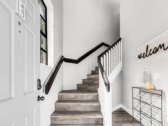 4th image of 5390 Venetia Court #E
