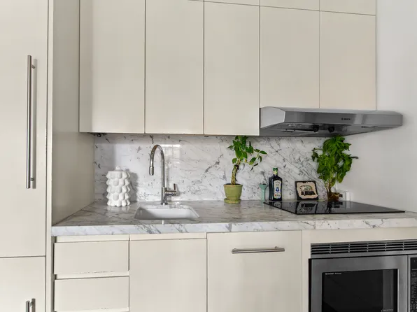 56 Jane Street image 3 of 5