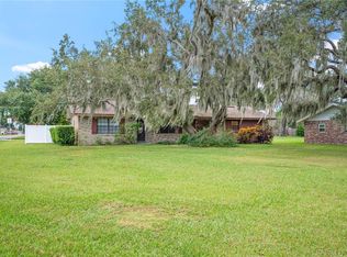 101 Lakeview Dr, Auburndale, FL 33823