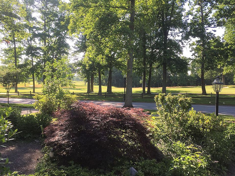 2nd image of 112 Country Club Dr