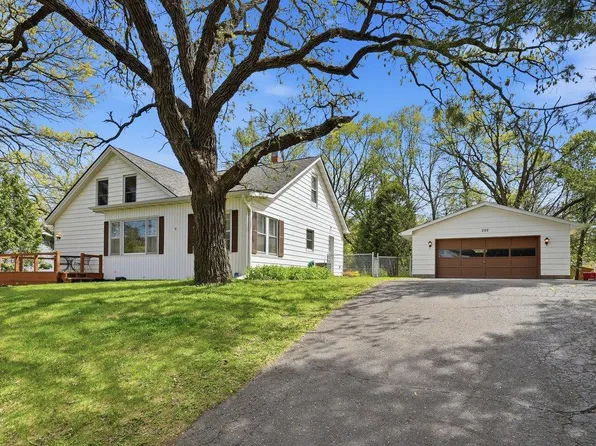 202 W Hamilton Dr, River Falls, WI 54022