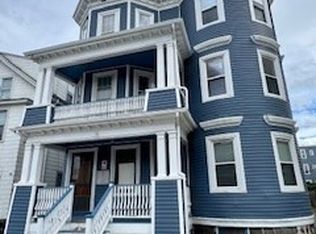 7 Christopher St, Dorchester, MA 02122