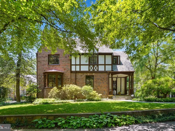 5710 Warwick Pl, Chevy Chase, MD 20815