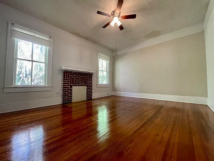 824 NE 3rd Ave — Photo 4