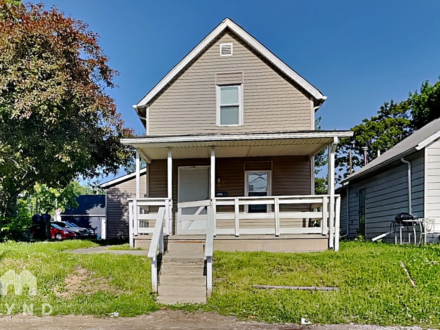 3 bed, 1.0 bath, 1330 sqft, $1,385 — Photo 1