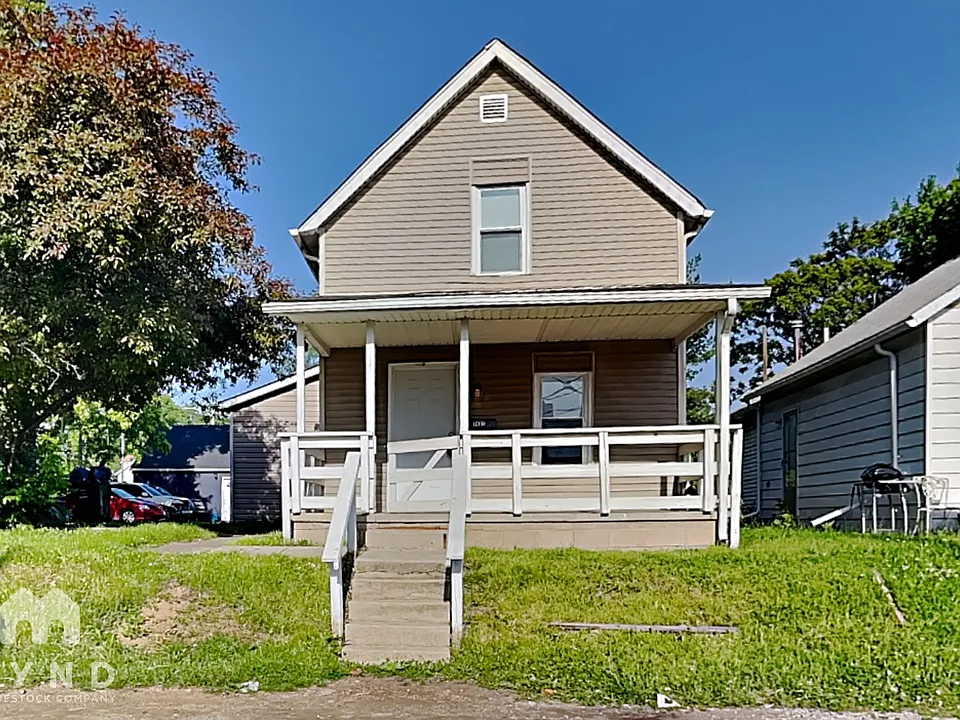 2405 S 7th St