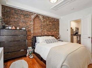 130 Myrtle St #1F, Boston, MA 02114