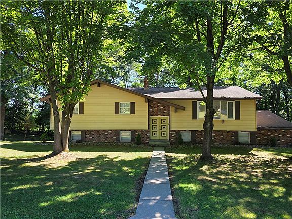 2nd image of 528 Rosewood Dr