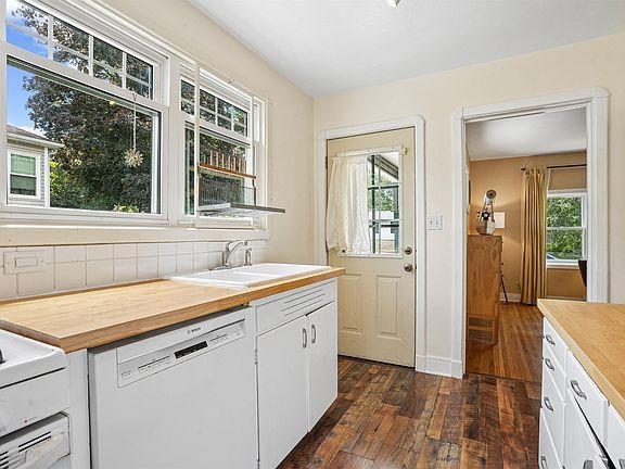 3rd image of 2210 Tremont St
