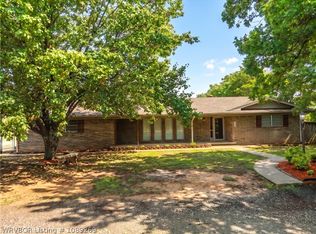 112 Oak St, Arkoma, OK 74901