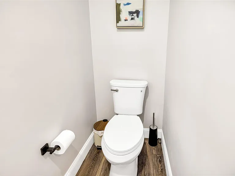 5568 American Cir — Photo 23