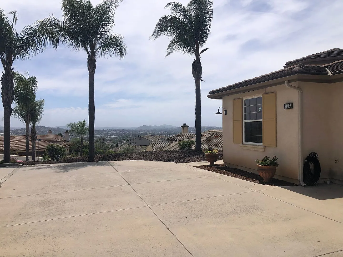 Gorgeous Escondido Home With Amazing View — Photo 2