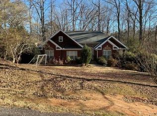 174 Tusquittee Trl, Cornelia, GA 30531