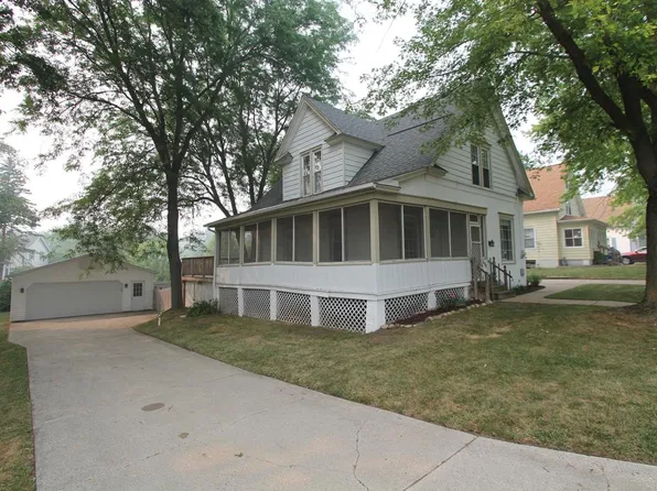 608 S Browns Lake DRIVE, Burlington, WI 53105
