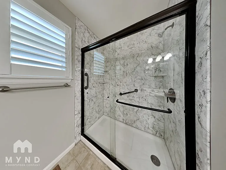 9693 Castle Ridge Cir — Photo 17