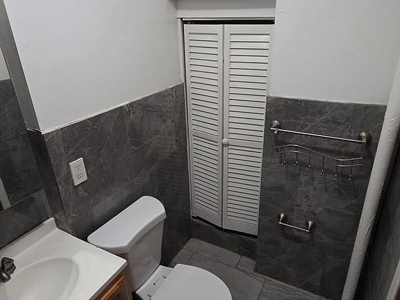 2nd image of 9024 185th St Floor 1