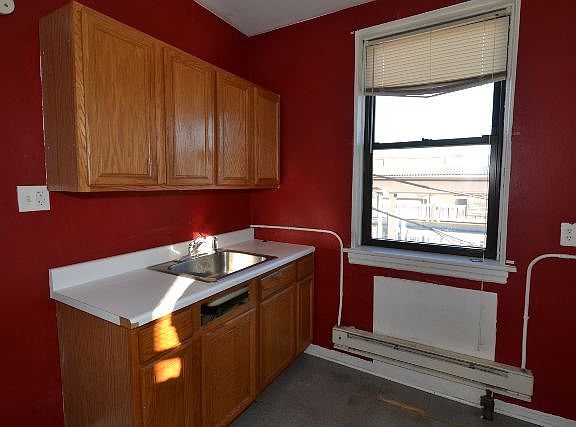 4th image of 4413 N Wolcott Ave APT 3B