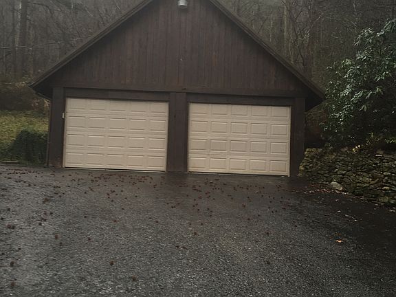 2nd image of 345 W 6th St