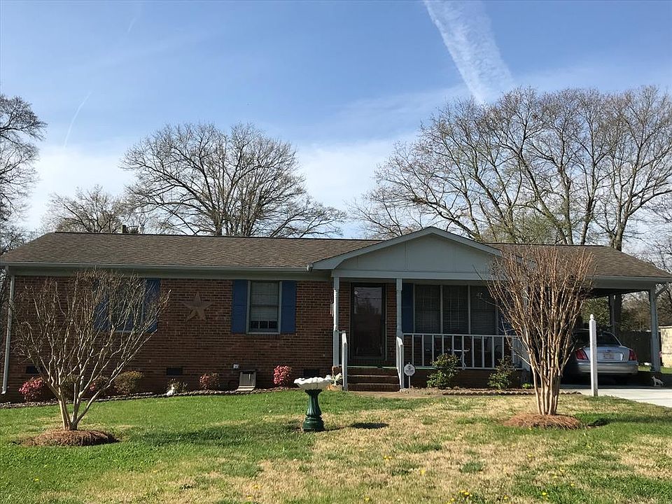 1st image of 220 S Fork Dr