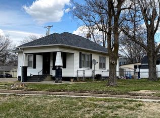 116 S Grant St, Smith Center, KS 66967
