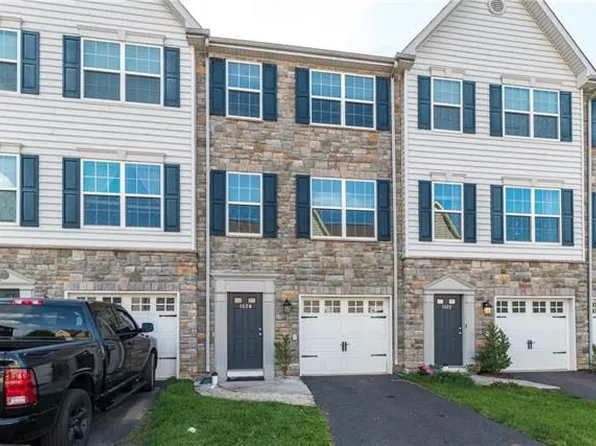 1520 Brookstone Pl, Hellertown, PA 18055