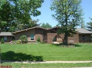 15109 Denwoods Dr, Chesterfield, MO