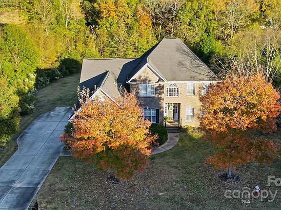 2nd image of 1923 Grigg Ln