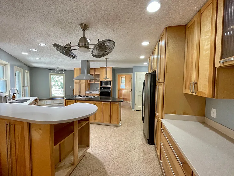 1011 Tascosa Dr SE — Photo 5