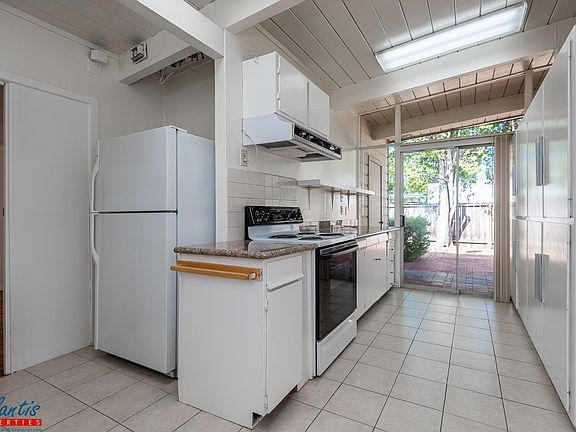 5th image of 3625 South Ct