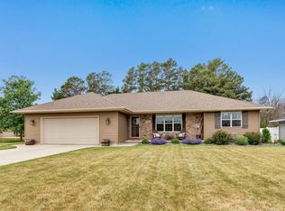 3801 Scotchman Cir, Green Bay, WI 54311