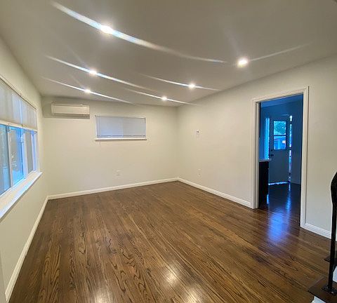 Livingroom with lots of natural light