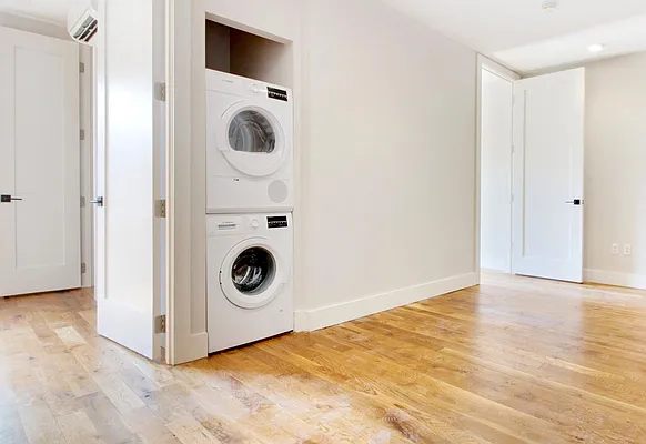 Rented by EXR | media 15